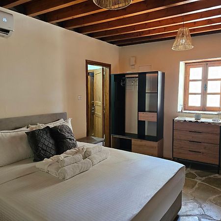 The Stonehouse Suites With Private Bath Spas ลิมาซอล ภายนอก รูปภาพ