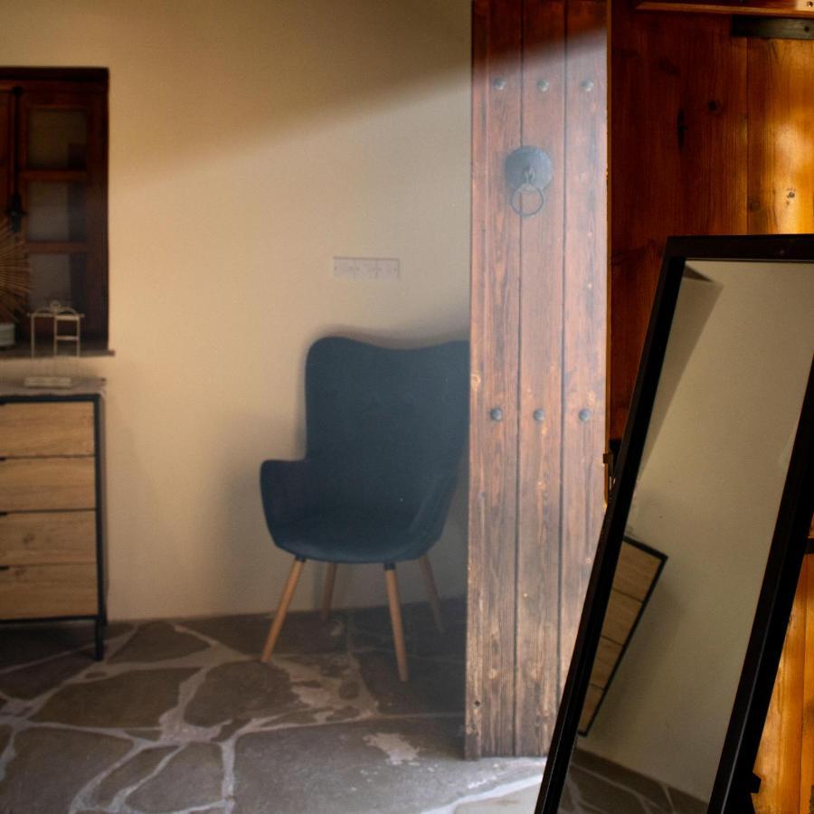 The Stonehouse Suites With Private Bath Spas ลิมาซอล ภายนอก รูปภาพ