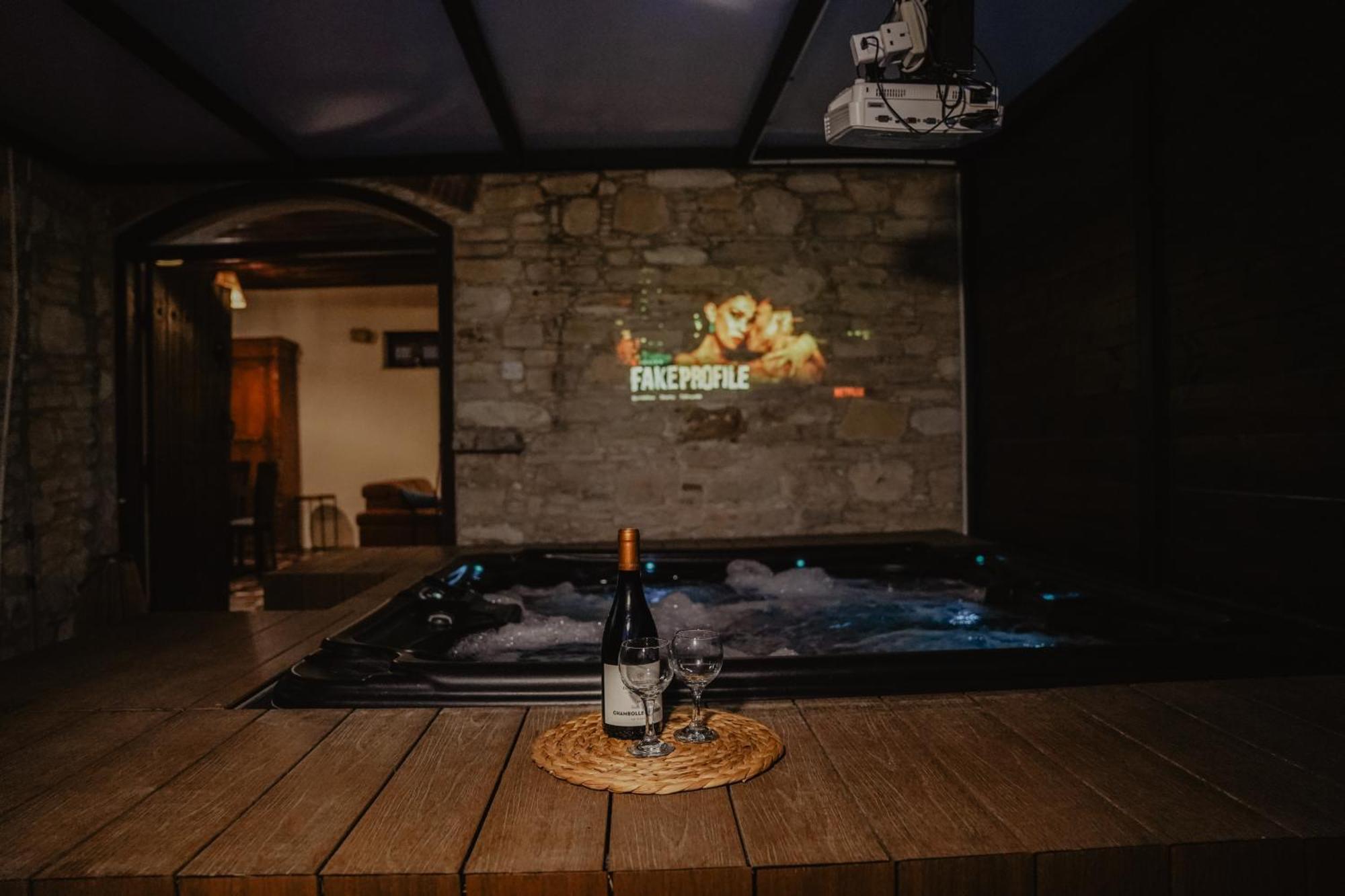The Stonehouse Suites With Private Bath Spas ลิมาซอล ภายนอก รูปภาพ