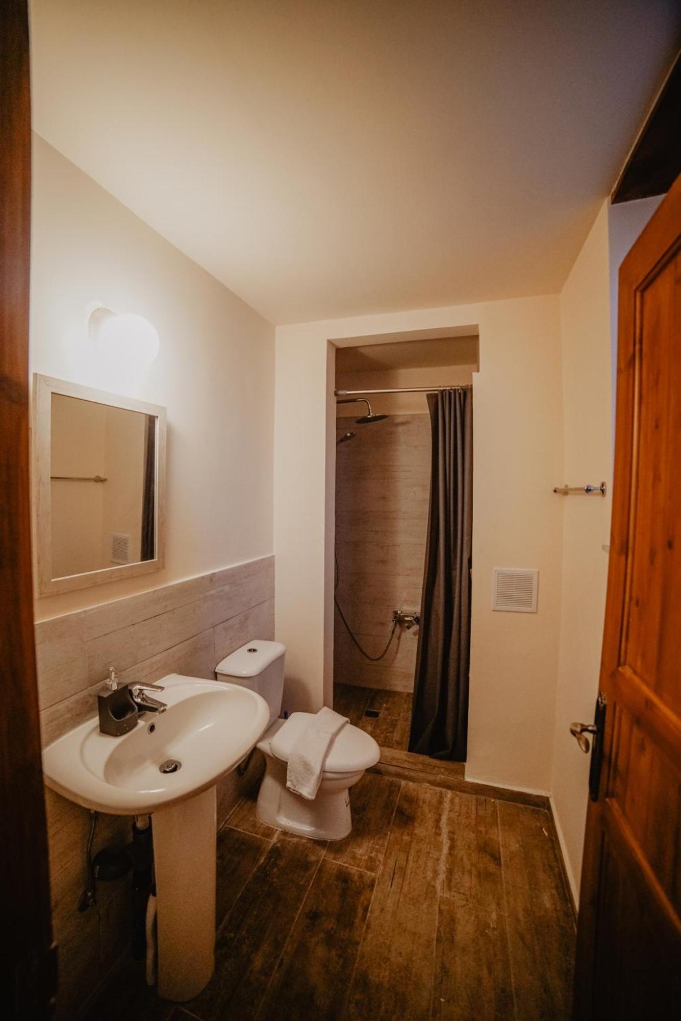 The Stonehouse Suites With Private Bath Spas ลิมาซอล ห้อง รูปภาพ